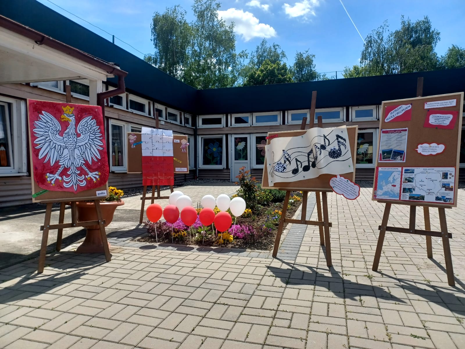 Read more about the article Zabezpieczone: MAJOWE ŚWIĘTA
