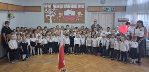 Read more about the article Zabezpieczone: PRZEDSZKOLE DO HYMNU