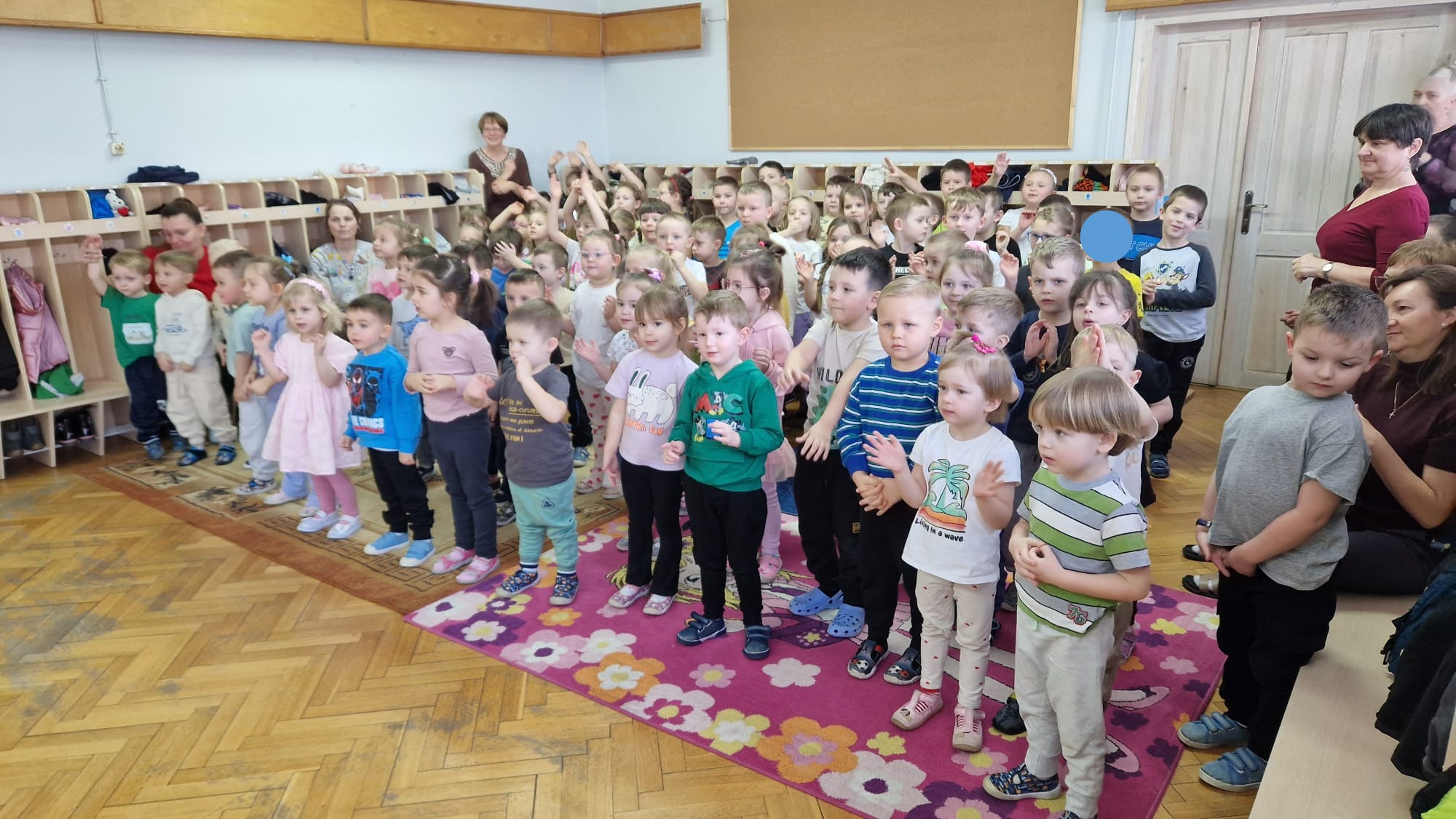 Read more about the article Zabezpieczone: TEATR  w przedszkolu:) PIERWSZA WIOSNA MISIA