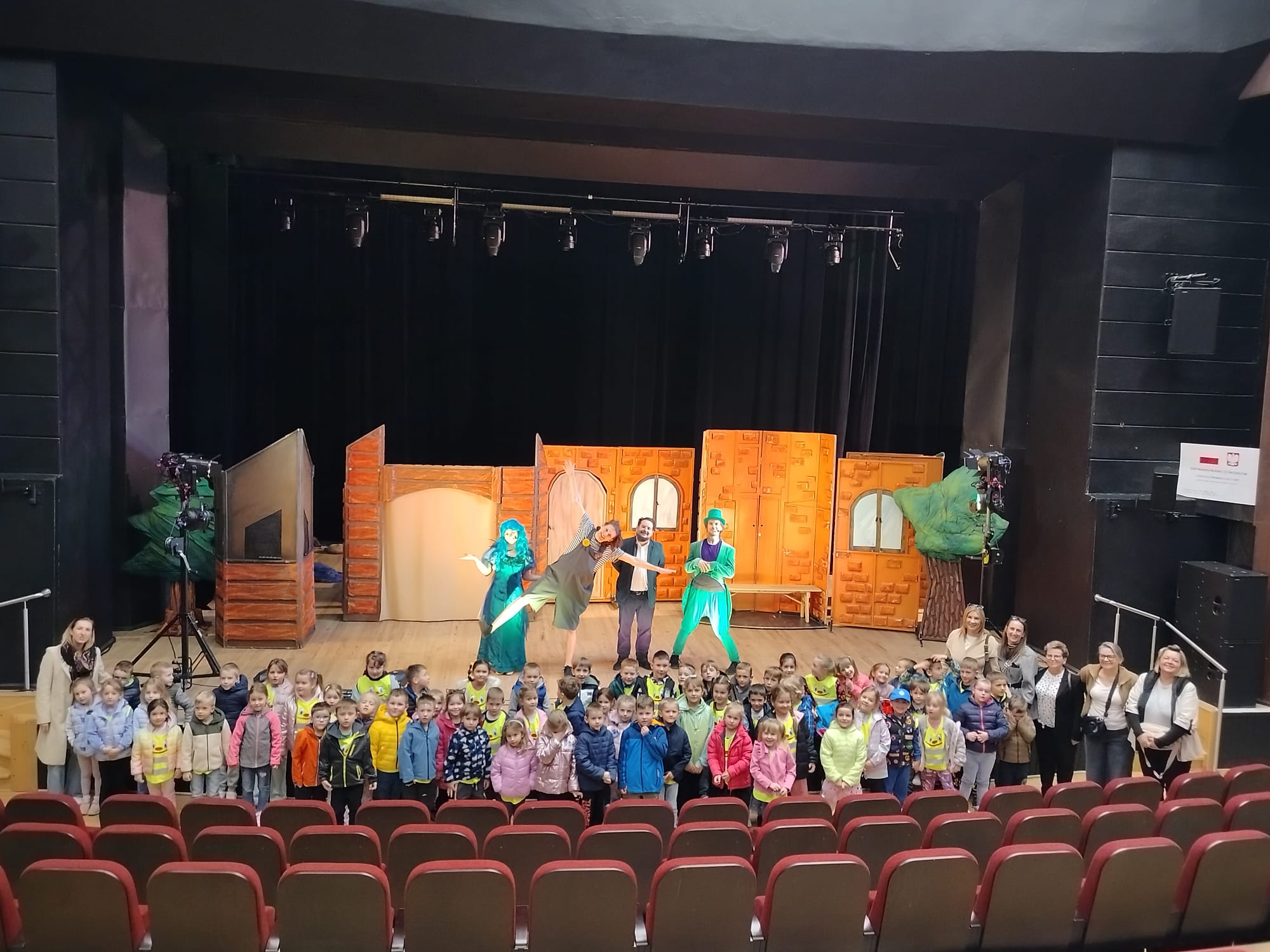Read more about the article Zabezpieczone: Wyjazd do teatru im. Wandy Pawlik w Nysie