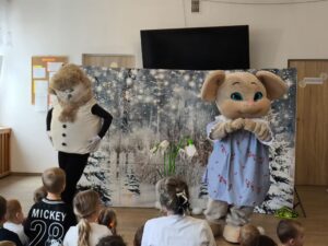 Read more about the article Zabezpieczone: TEATR W PRZEDSZKOLU – „PIERWSZA WIOSNA MISIA”